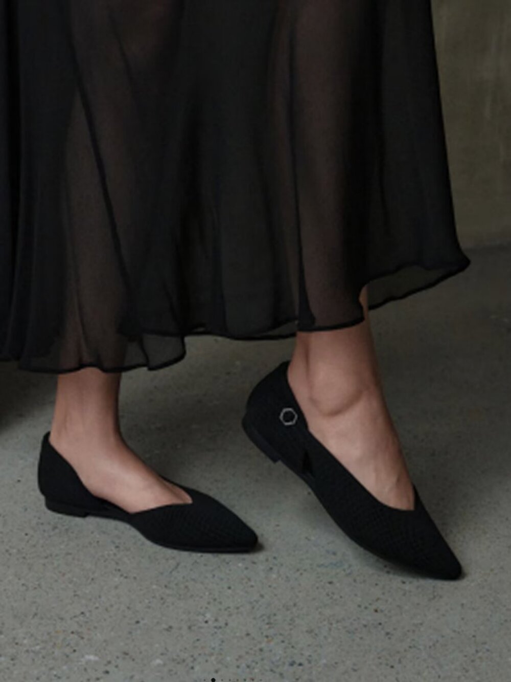 Vivaia Malory Pointed-Toe D'Orsay Flats in Black Brickwork Size 9